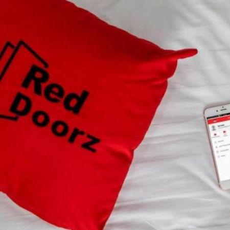 Reddoorz Plus @ Tendean Dżakarta Zewnętrze zdjęcie