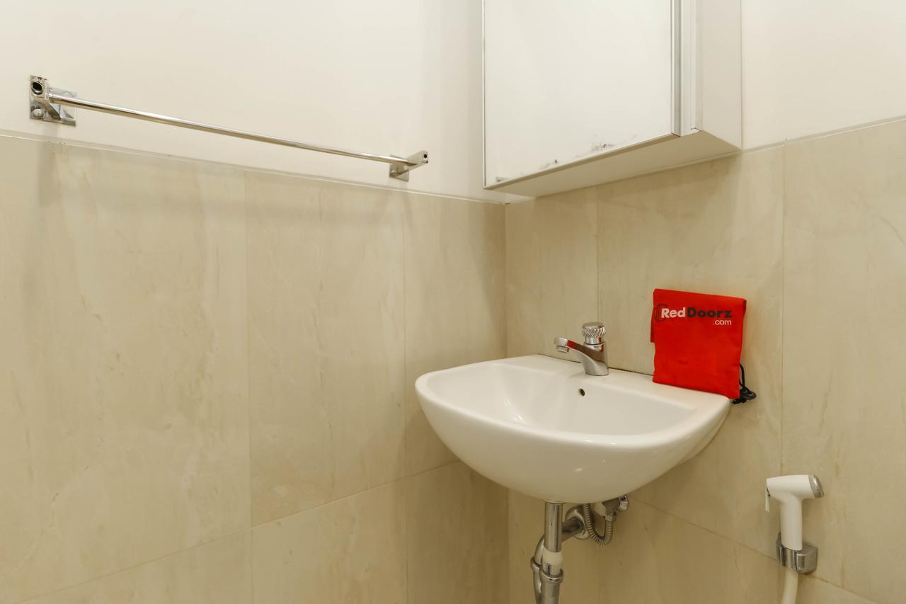 Reddoorz Plus @ Tendean Dżakarta Zewnętrze zdjęcie