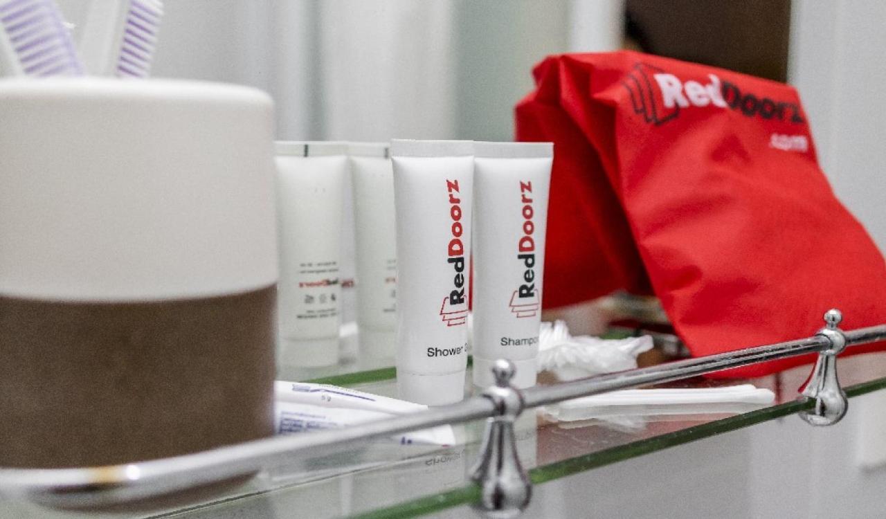 Reddoorz Plus @ Tendean Dżakarta Zewnętrze zdjęcie