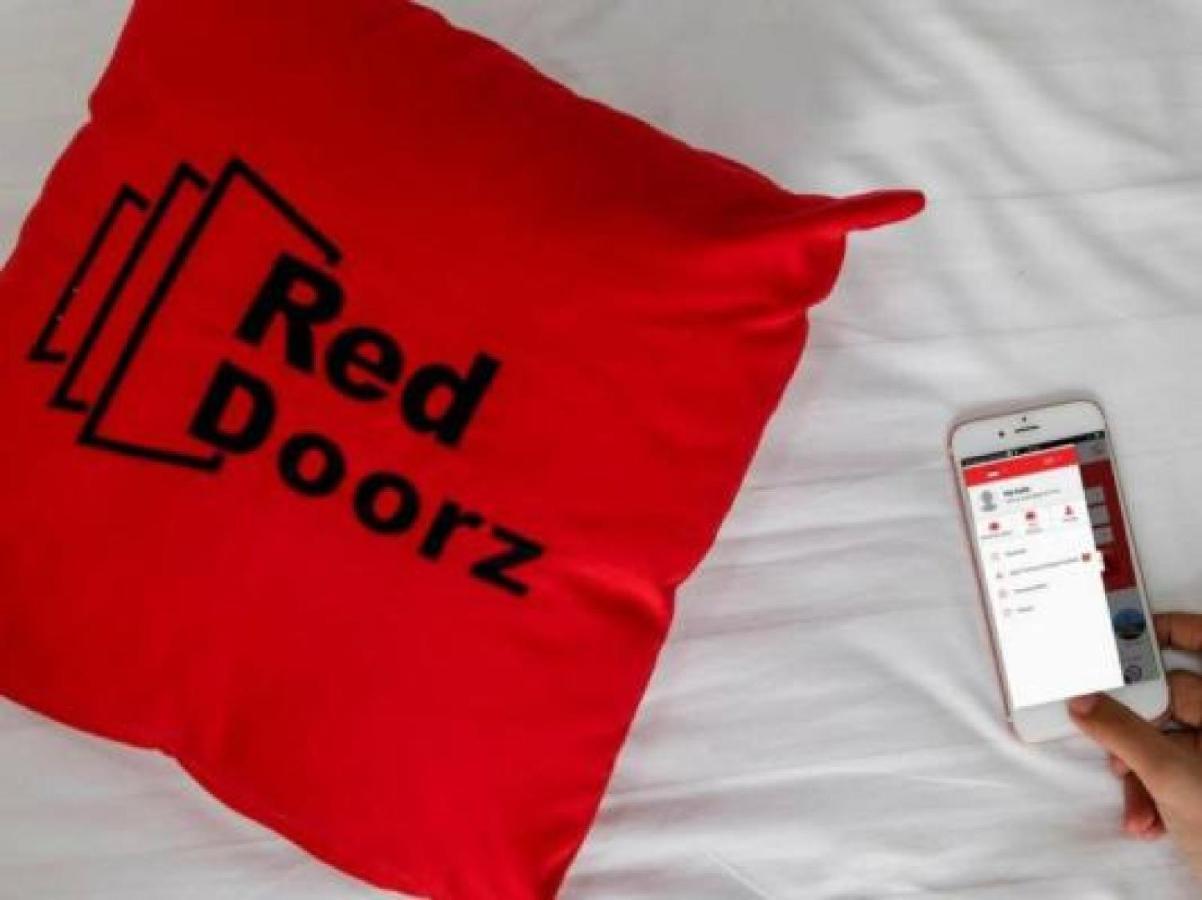 Reddoorz Plus @ Tendean Dżakarta Zewnętrze zdjęcie